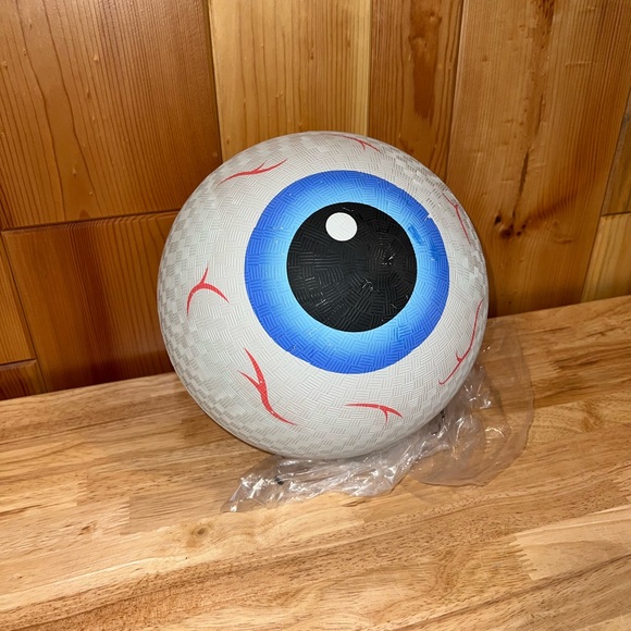 NEW Astro World 2021 Official Merch Travis Scott Inflatable Eyeball Dodgeball - Picture 2 of 8